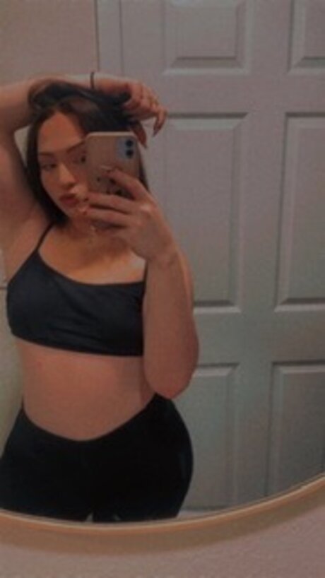 Naakte gelekte OnlyFans-foto van Jackie Valentine