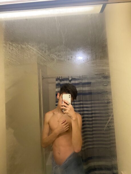 Naakte gelekte OnlyFans-foto van Nate