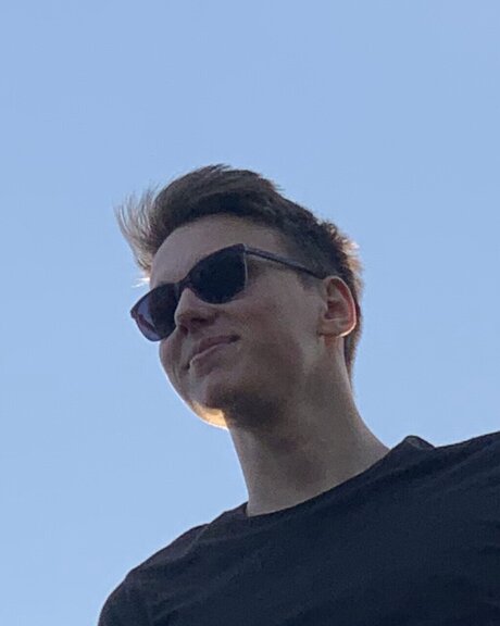 Naakte gelekte OnlyFans-foto van Nietscho