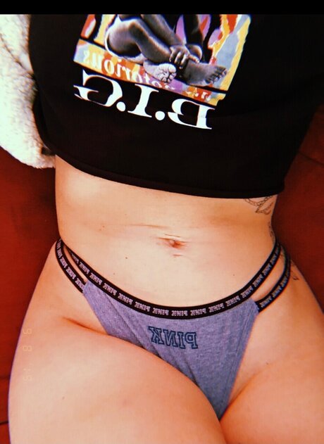 Naakte gelekte OnlyFans-foto van Babygirl