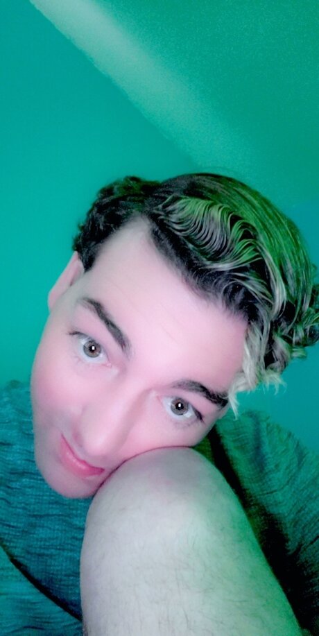 Naakte gelekte OnlyFans-foto van Lovegreg