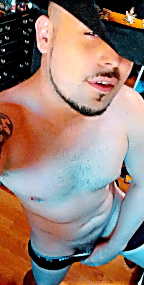 Naakte gelekte OnlyFans-foto van Jayson