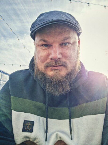 Naakte gelekte OnlyFans-foto van Barry