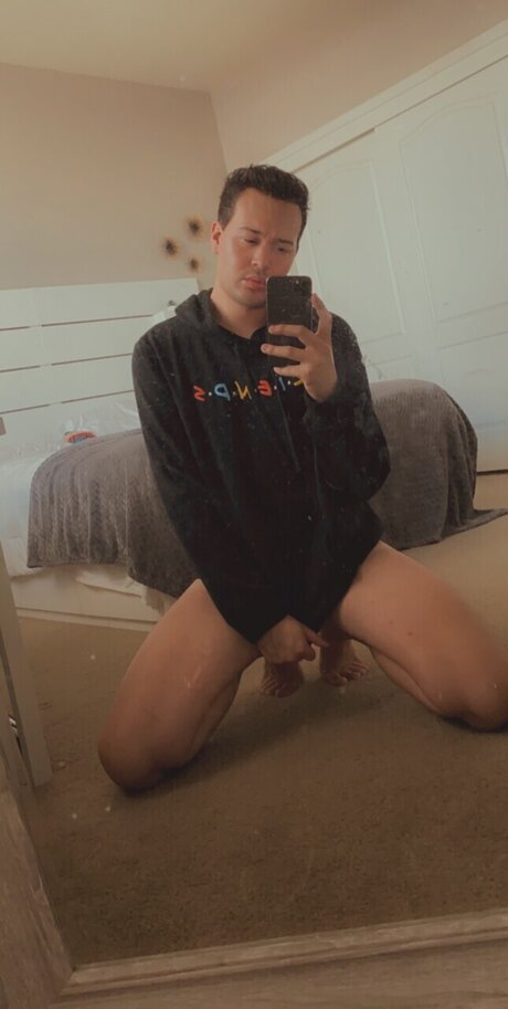 Naakte gelekte OnlyFans-foto van Victor Casillas