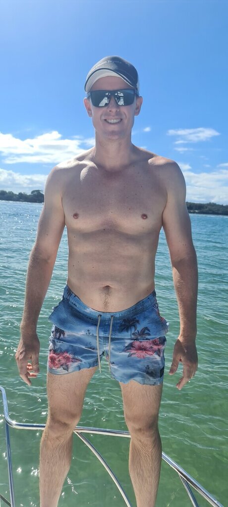 Naakte gelekte OnlyFans-foto van Adgc