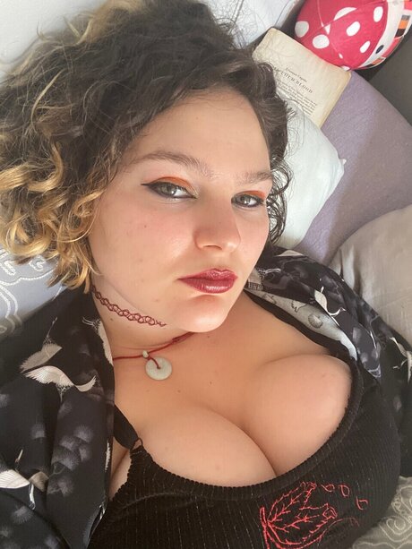 Naakte gelekte OnlyFans-foto van Dani