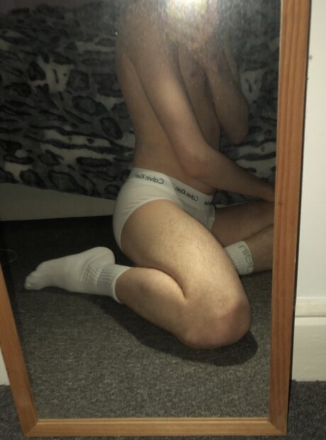 Naakte gelekte OnlyFans-foto van Jamesc