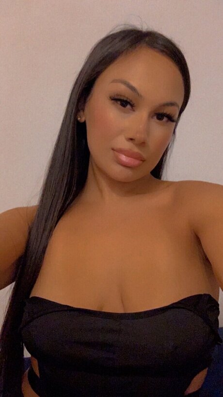 Naakte gelekte OnlyFans-foto van Missoxana