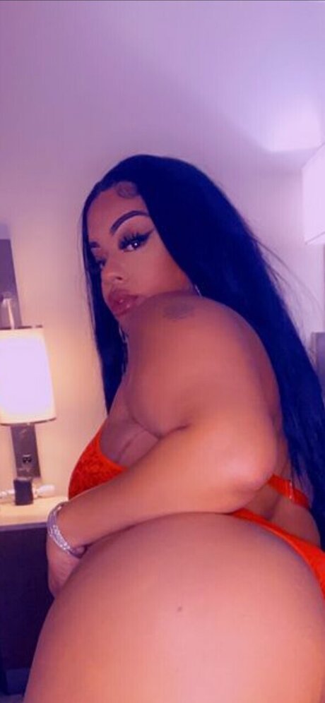 Naakte gelekte OnlyFans-foto van Kitten
