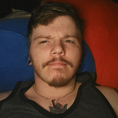 Naakte gelekte OnlyFans-foto van Emergencyexitiida