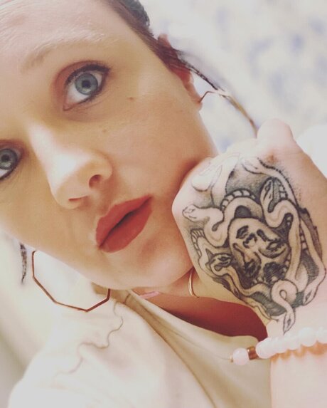 Naakte gelekte OnlyFans-foto van Bella