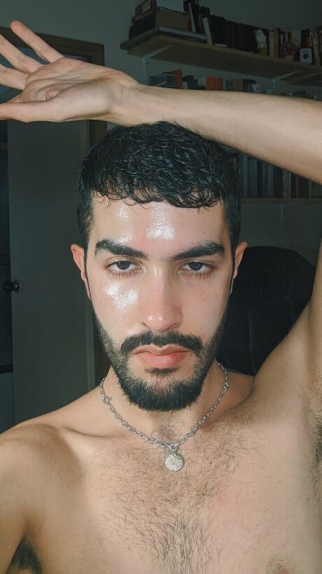 Naakte gelekte OnlyFans-foto van Hiena