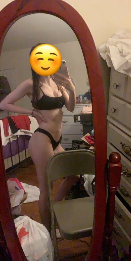 Naakte gelekte OnlyFans-foto van Lexi
