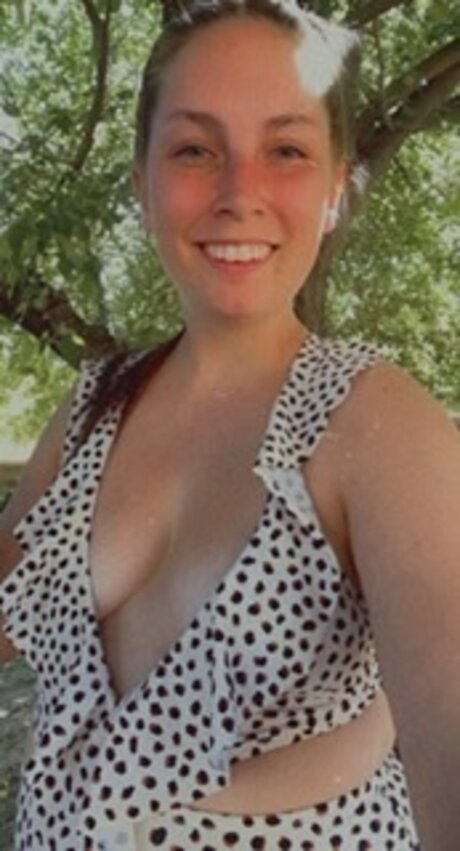 Naakte gelekte OnlyFans-foto van Cmama