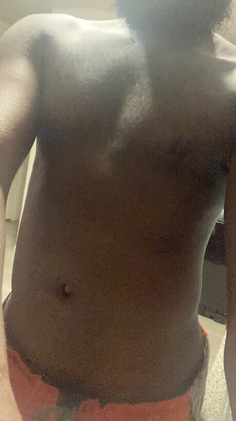 Naakte gelekte OnlyFans-foto van Kpurp