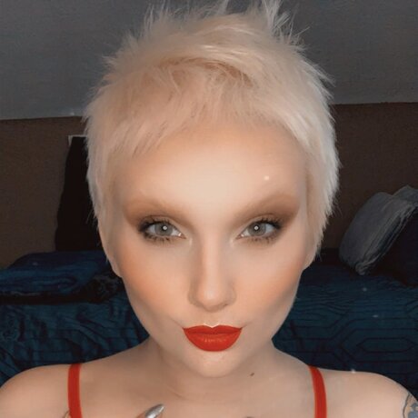 Naakte gelekte OnlyFans-foto van Barbie Vanity