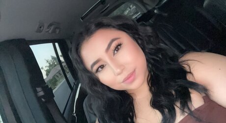 Naakte gelekte OnlyFans-foto van Sarai