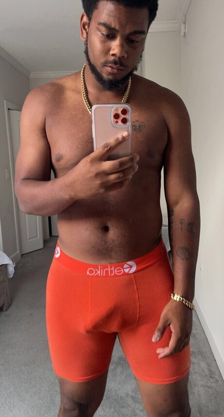 Naakte gelekte OnlyFans-foto van Rockoutzipp