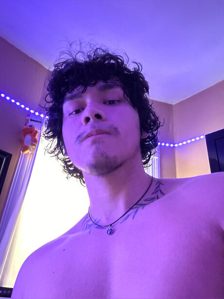 Naakte gelekte OnlyFans-foto van Jean S