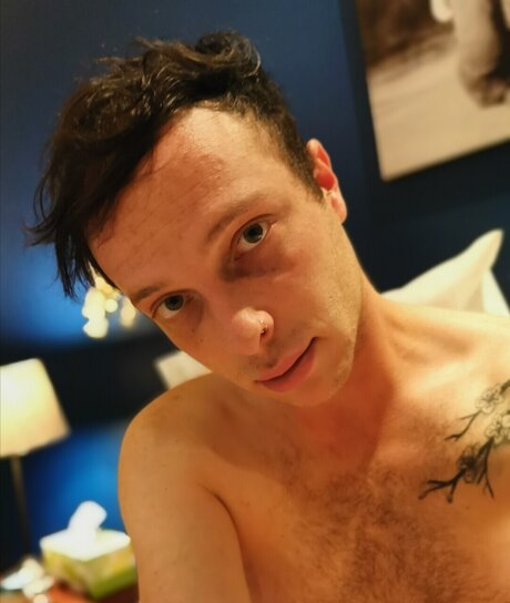 Naakte gelekte OnlyFans-foto van Nick Ryce