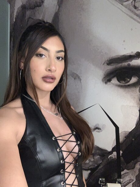 Naakte gelekte OnlyFans-foto van Ayumi