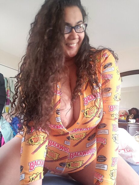 Naakte gelekte OnlyFans-foto van Monika Rodriguez
