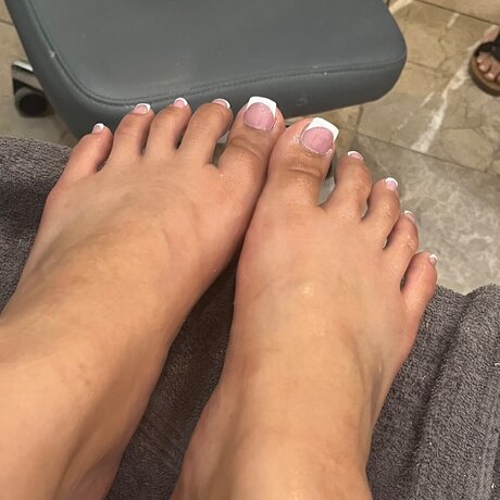 Naakte gelekte OnlyFans-foto van At