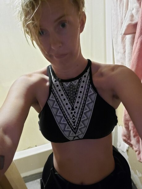 Naakte gelekte OnlyFans-foto van Samantha