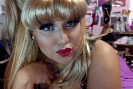 Naakte gelekte OnlyFans-foto van Belle Roman