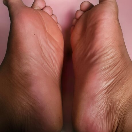 Naakte gelekte OnlyFans-foto van Pinkywoes
