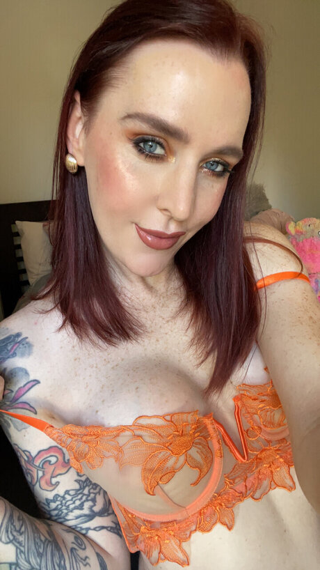 Naakte gelekte OnlyFans-foto van Little Lolli 