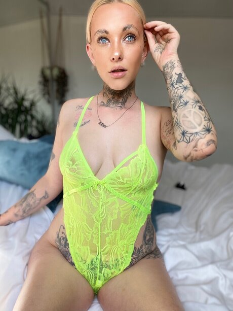 Naakte gelekte OnlyFans-foto van Lottieharley  No Ppv 
