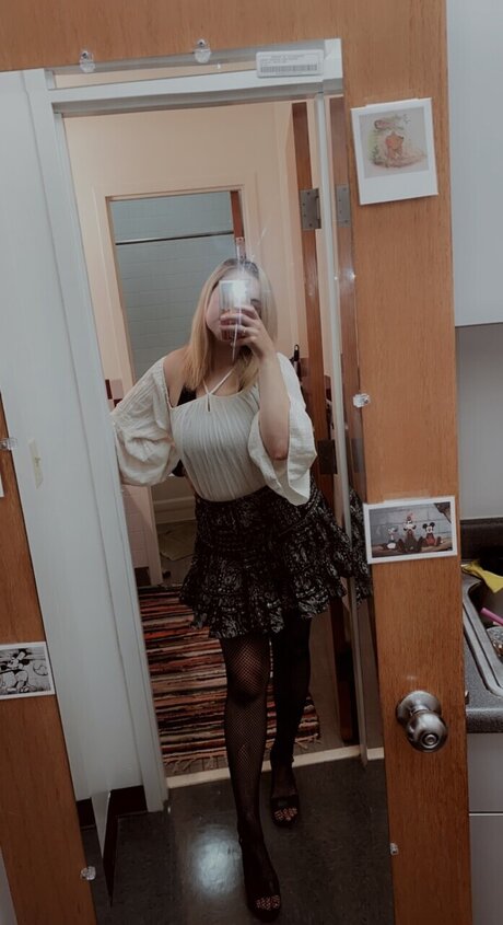 Naakte gelekte OnlyFans-foto van Kait