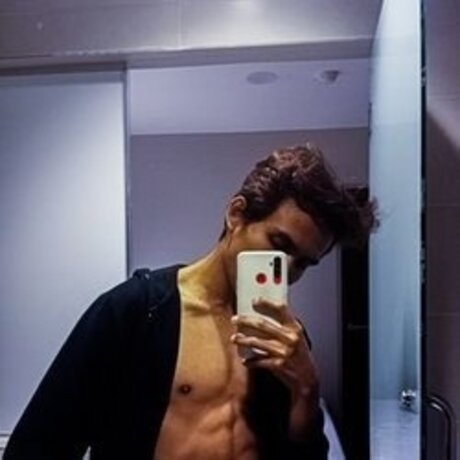 Naakte gelekte OnlyFans-foto van Lucien