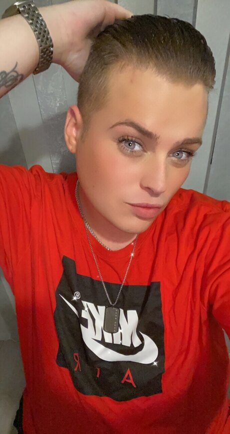 Naakte gelekte OnlyFans-foto van Michael