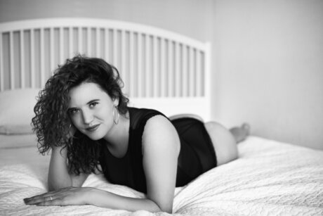 Naakte gelekte OnlyFans-foto van Sanne