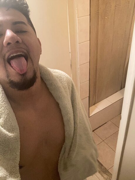 Naakte gelekte OnlyFans-foto van Miguel