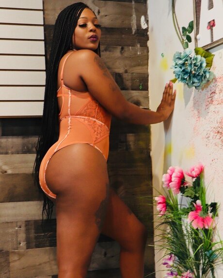 Naakte gelekte OnlyFans-foto van Diamond