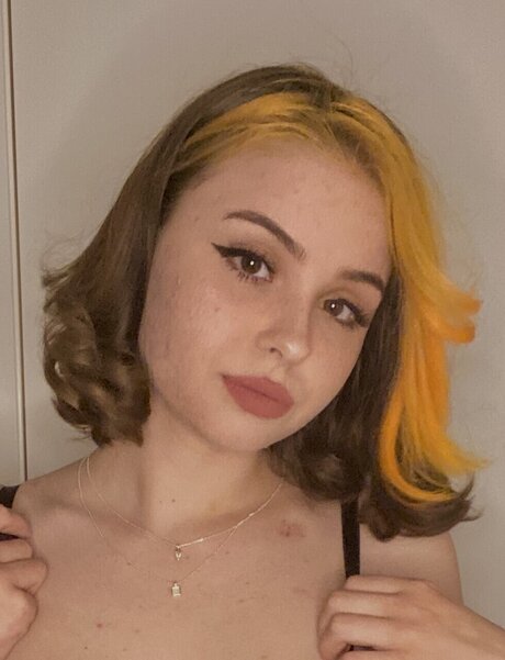 Naakte gelekte OnlyFans-foto van Honeybun