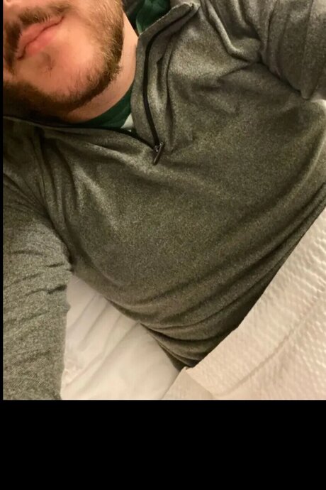 Naakte gelekte OnlyFans-foto van Not Your Professor