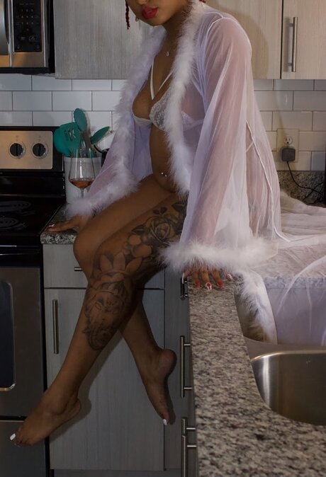 Naakte gelekte OnlyFans-foto van Priscilla Rose