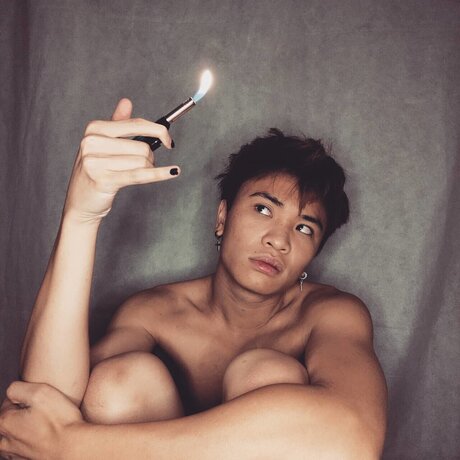 Naakte gelekte OnlyFans-foto van Serge