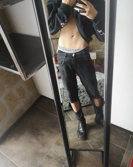 Naakte gelekte OnlyFans-foto van Luxor