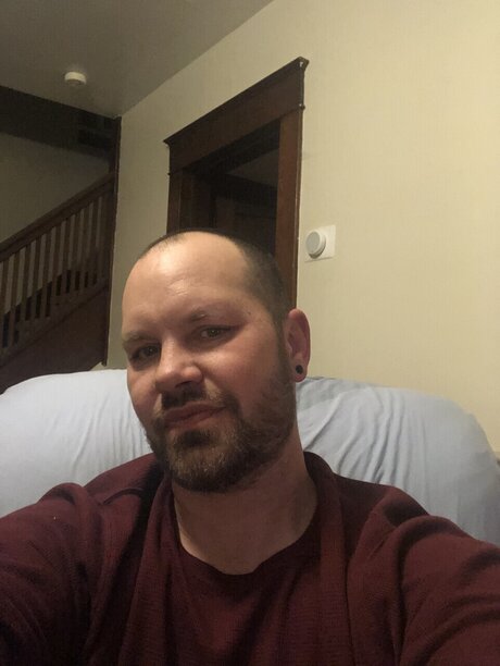 Naakte gelekte OnlyFans-foto van Anthony B