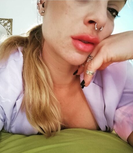 Naakte gelekte OnlyFans-foto van Lilith