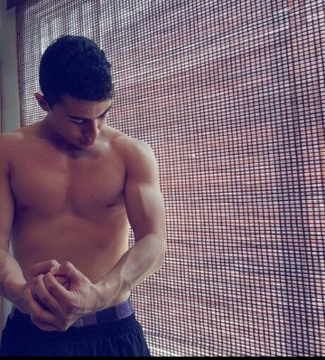 Naakte gelekte OnlyFans-foto van Sebastian Romero