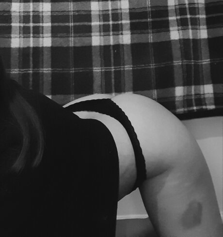 Naakte gelekte OnlyFans-foto van Daniellebrynae