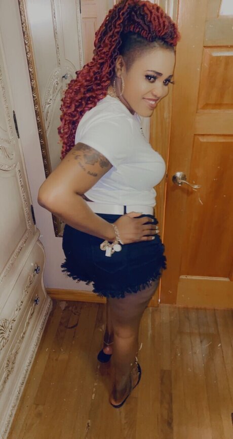 Naakte gelekte OnlyFans-foto van Juicy36