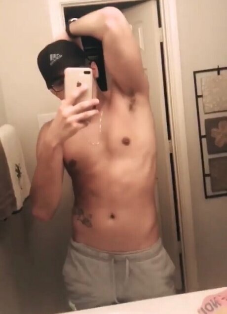 Naakte gelekte OnlyFans-foto van 