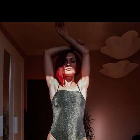 Naakte gelekte OnlyFans-foto van Red Furyya